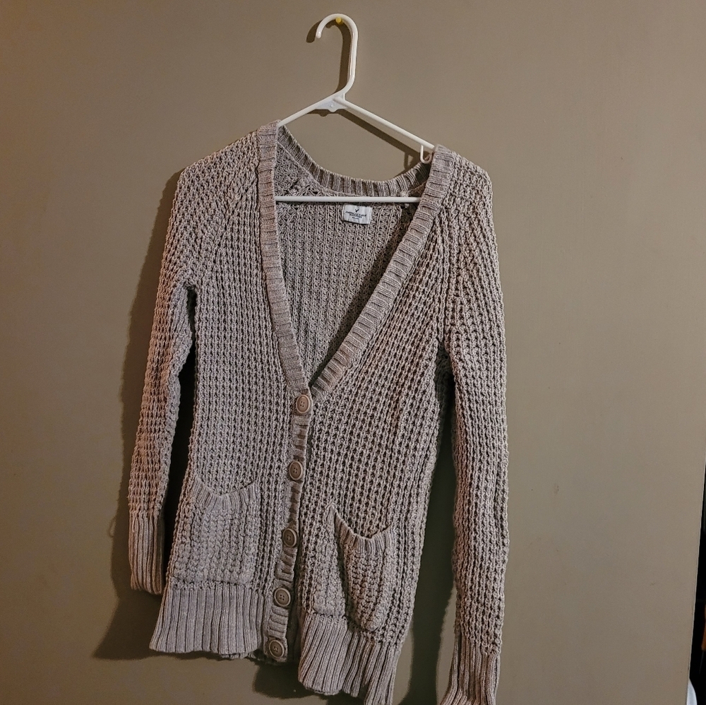 American Eagle Outfitters Cream Cardigan Sweater V-Neck Xs